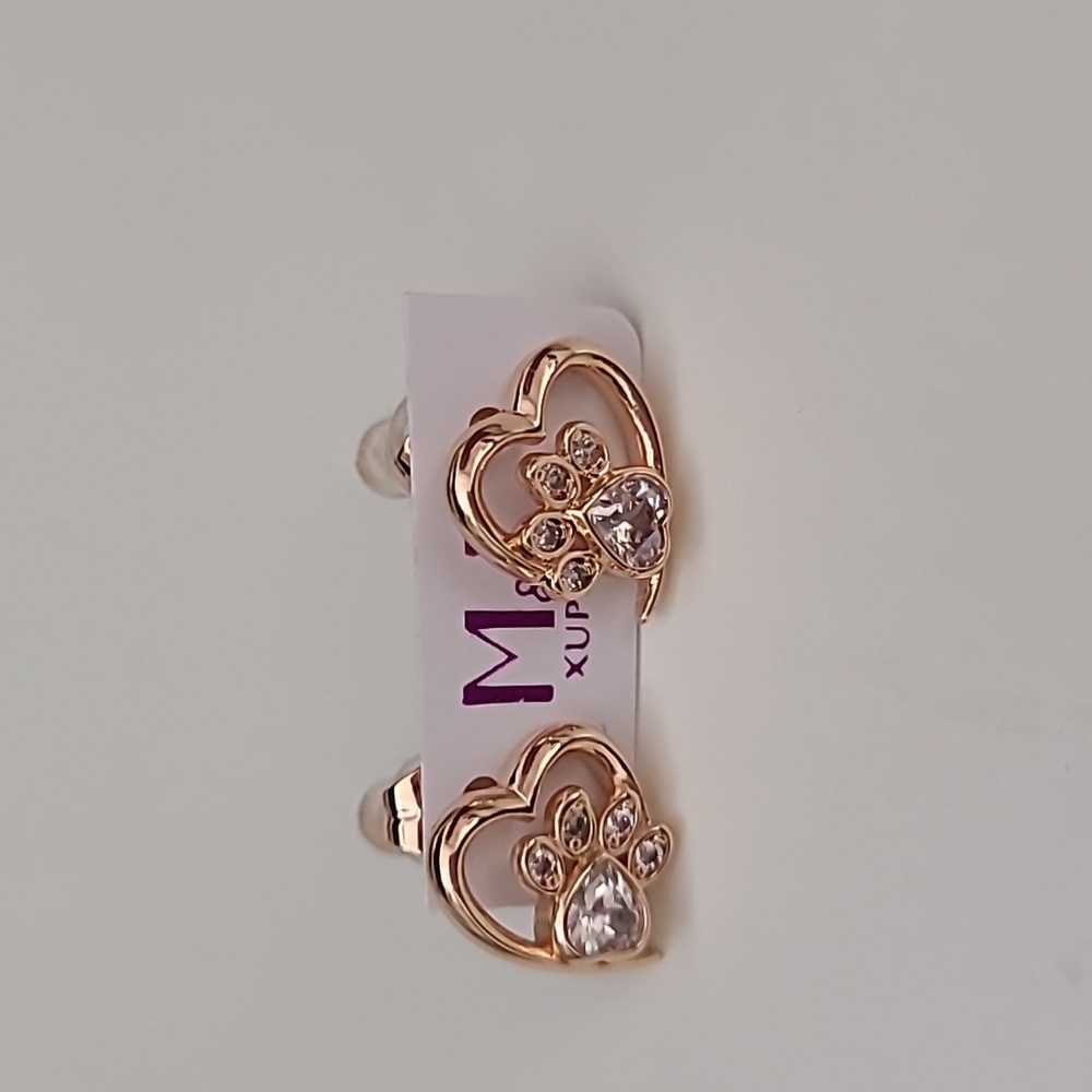 Super cute women's earrings